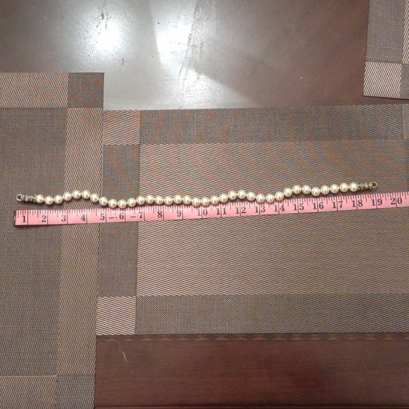 Heidi Daus Interchangeable necklace with golden cream pearls capped w crystals. - Picture 11 of 11